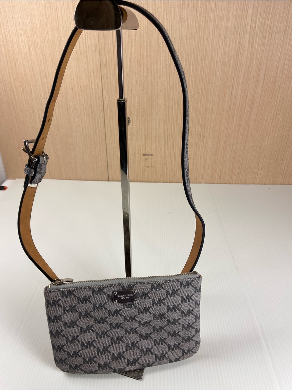 Michael Kors Jet Set Signature MK Logo Gray Belt Bag Waist Pack Sling